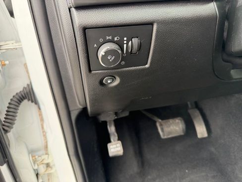 Used 2020 Jeep Grand Cherokee Laredo RWD image 16