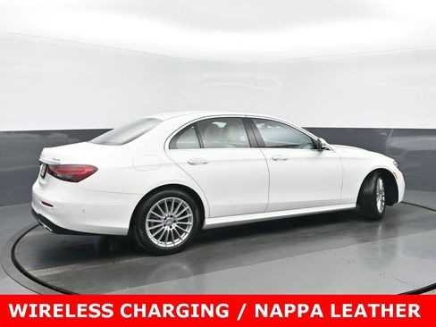Used 2022 Mercedes-Benz E 350 4MATIC Sedan image 3
