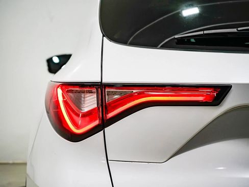 Used 2024 Acura MDX FWD w/ Technology Package image 9