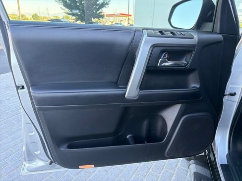 Used 2019 Toyota 4Runner SR5 Premium AWD/4WD image 11