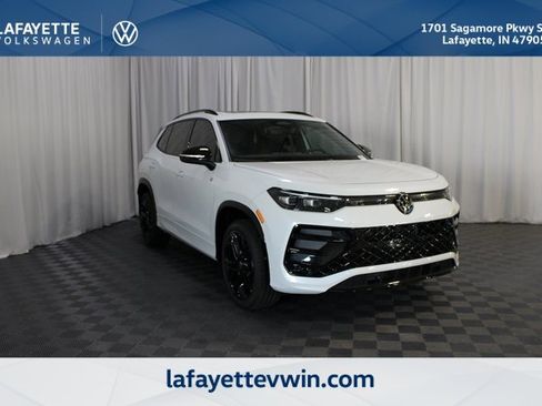 New 2025 Volkswagen Tiguan SE R-Line image 1