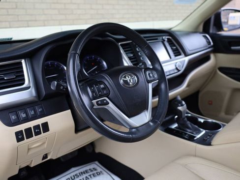 Used 2015 Toyota Highlander Limited w/ Driver Technology Package image 13