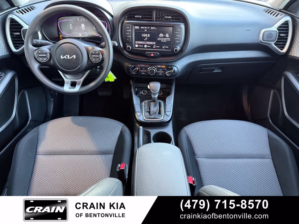 Used 2025 Kia Soul LX w/ LX Technology Package FWD image 27