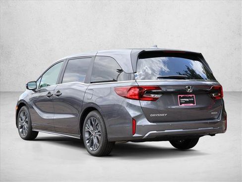 New 2026 Honda Odyssey Touring image 7