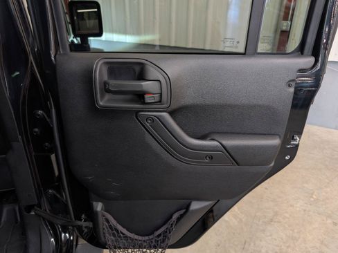 Used 2015 Jeep Wrangler Unlimited Sport w/ Quick Order Package 24S AWD/4WD image 28