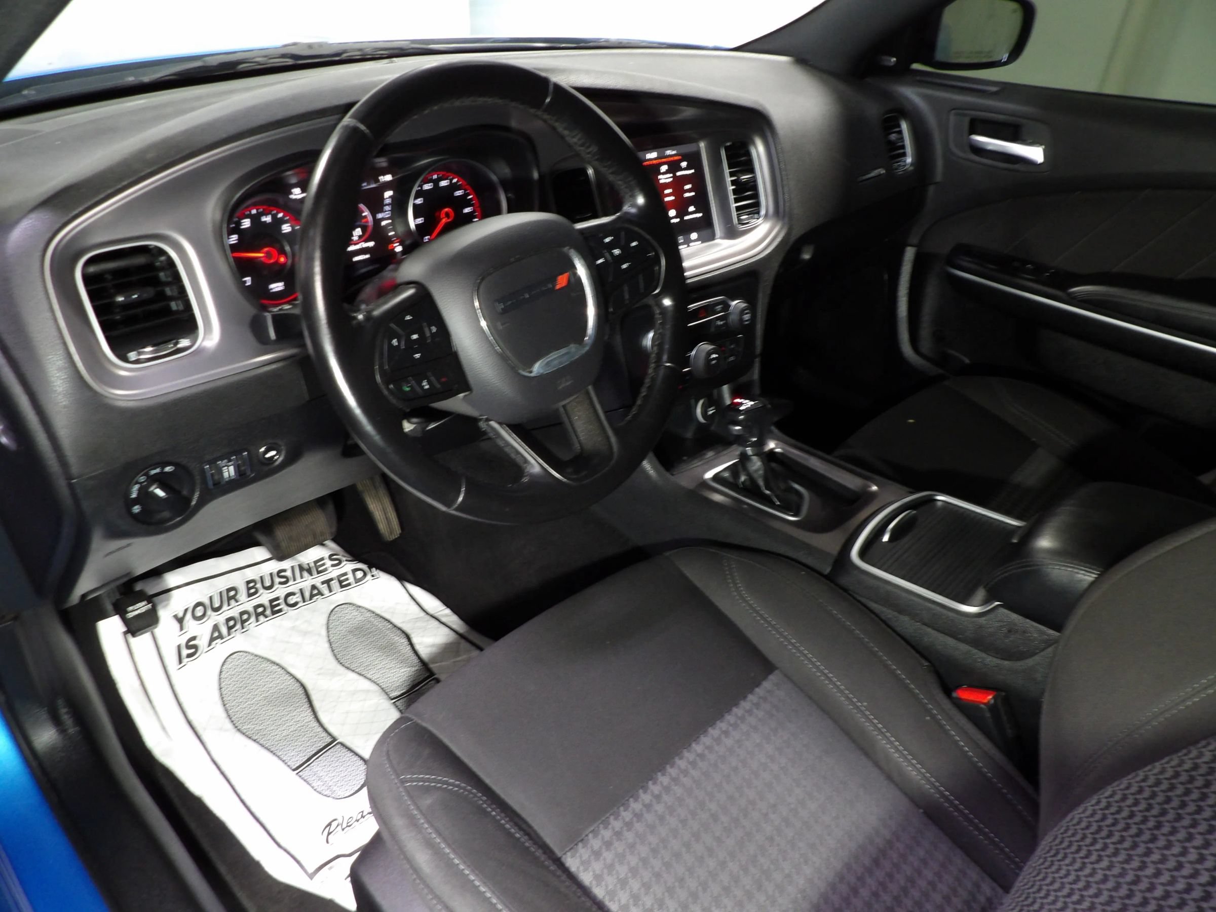 Used 2023 Dodge Charger SXT w/ Cold Weather Package RWD image 10