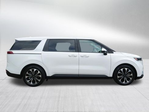 Certified 2023 Kia Carnival EX FWD image 8