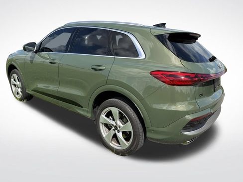 Used 2025 Audi Q5 Premium Plus w/ Premium Plus AWD/4WD image 5