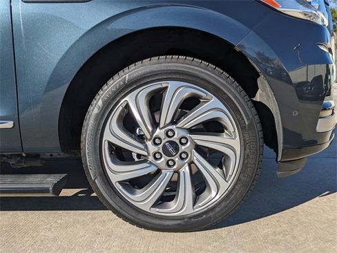 Used 2022 Lincoln Navigator Reserve image 12