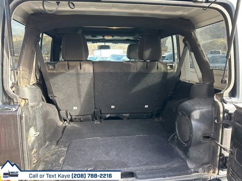 Used 2014 Jeep Wrangler Unlimited Sahara image 11