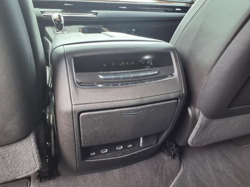Used 2024 Cadillac Escalade Sport Platinum w/ Heavy-Duty Trailer Package AWD/4WD image 16