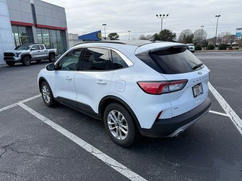 Used 2020 Ford Escape SE image 5