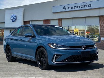 Certified 2025 Volkswagen Jetta SE w/ Sunroof Package