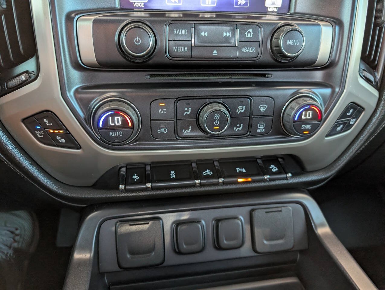 Used 2015 GMC Sierra 2500 Denali w/ Suspension Package, Off-Road AWD/4WD image 24