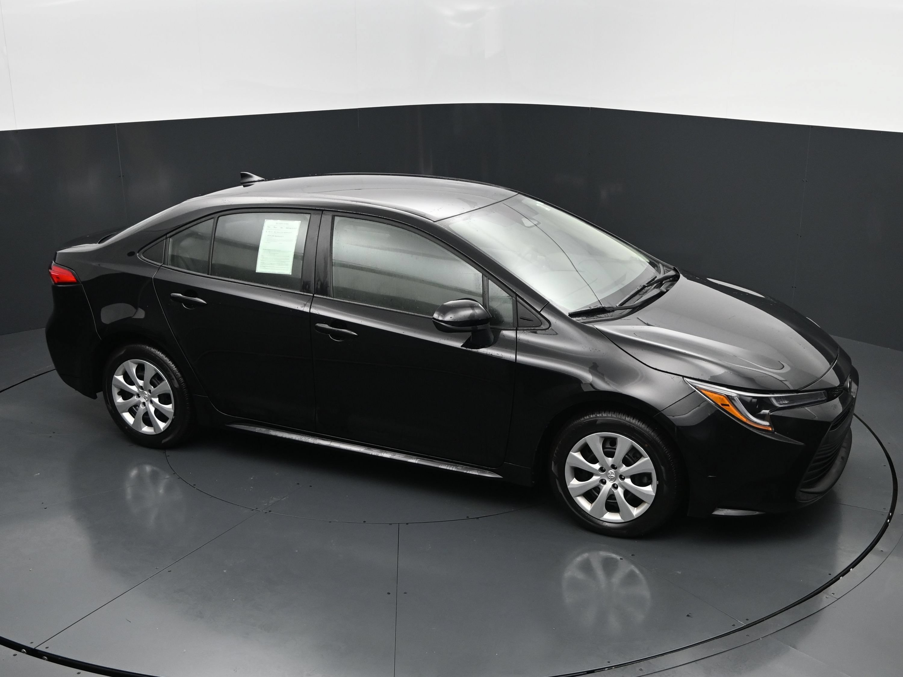 Used 2026 Toyota Corolla LE FWD image 33
