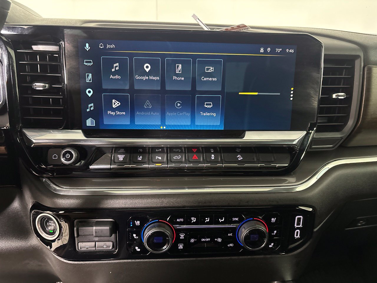 Used 2024 Chevrolet Silverado 2500 High Country w/ High Country Premium Package AWD/4WD image 15