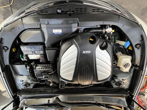 Used 2016 Hyundai Azera Limited image 26