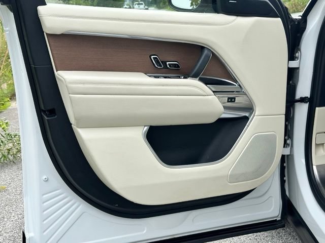 Certified 2023 Land Rover Range Rover SE AWD/4WD image 11