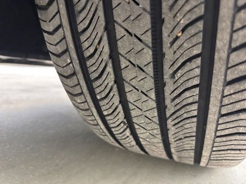 Used 2023 Buick Envision Essence w/ Sport Touring Package image 38