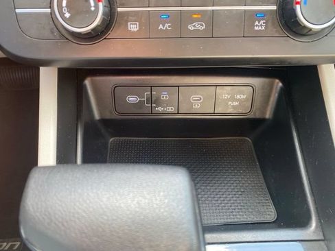 Used 2025 Hyundai Tucson SE AWD/4WD image 21