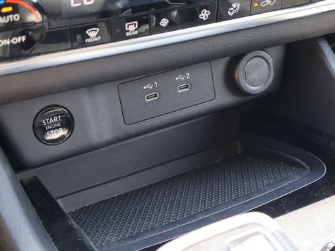 Used 2024 Nissan Rogue SV FWD image 24