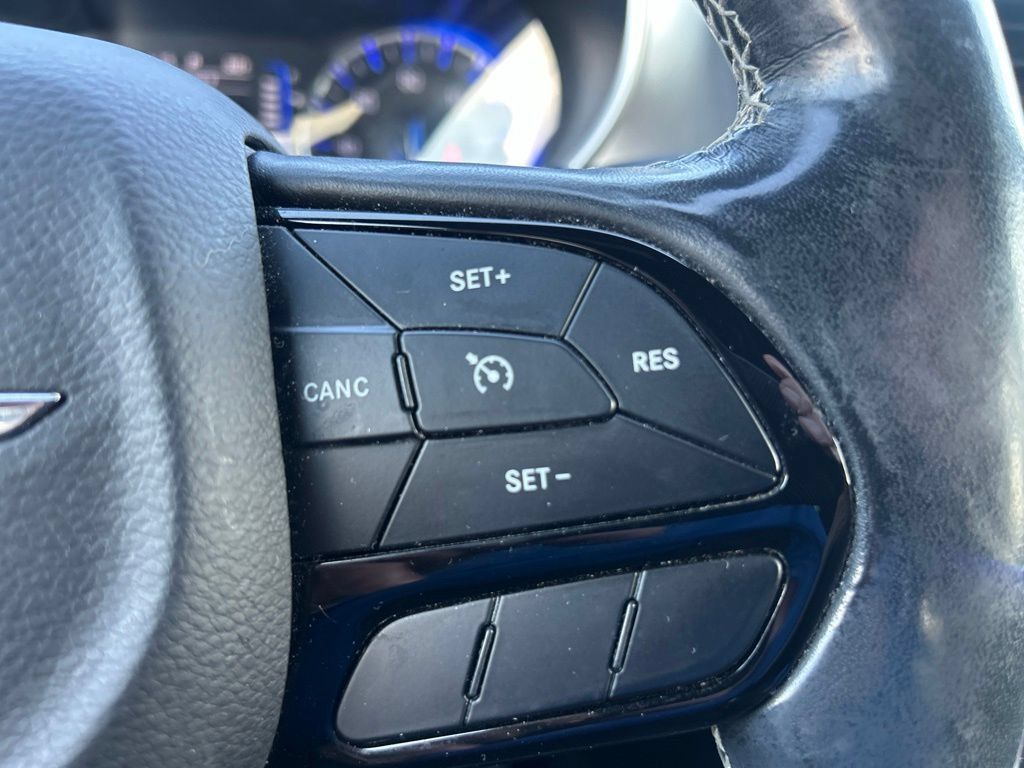 Used 2019 Chrysler Pacifica Touring Plus w/ S Appearance Package FWD image 20