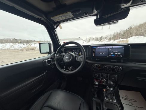 Used 2024 Jeep Wrangler Unlimited Rubicon 4xe w/ Capability Package image 12