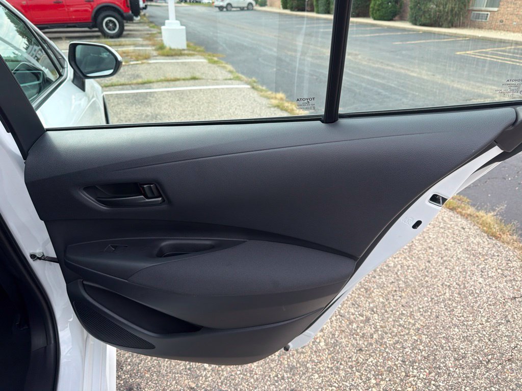 Used 2025 Toyota Corolla LE FWD image 21