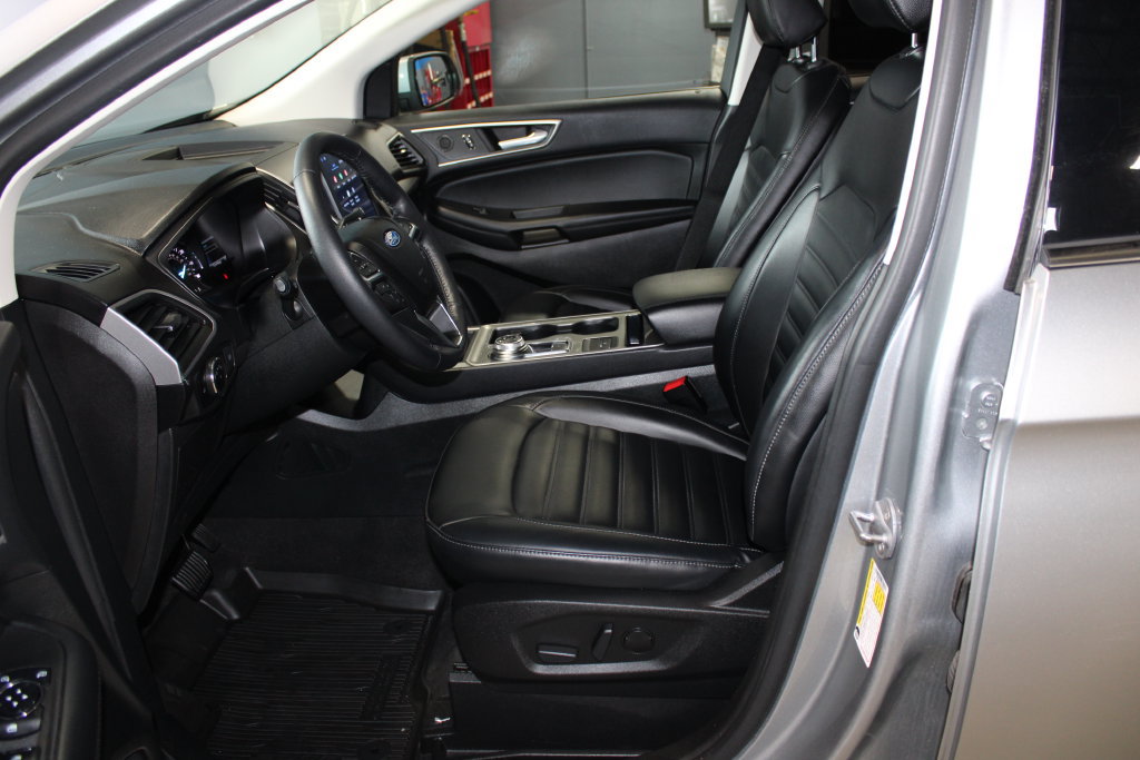 Used 2023 Ford Edge SEL AWD/4WD image 9