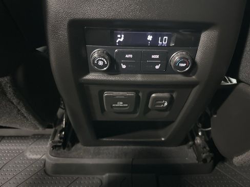 Used 2021 Chevrolet Traverse Premier w/ LPO, Floor Liner Package image 40