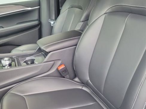 Used 2025 Jeep Grand Cherokee Limited w/ Black Appearance Package AWD/4WD image 19