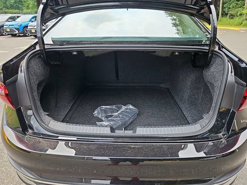 Certified 2025 Volkswagen Jetta SEL FWD image 30