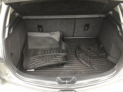 Used 2012 MAZDA MAZDA3 i Touring FWD image 16