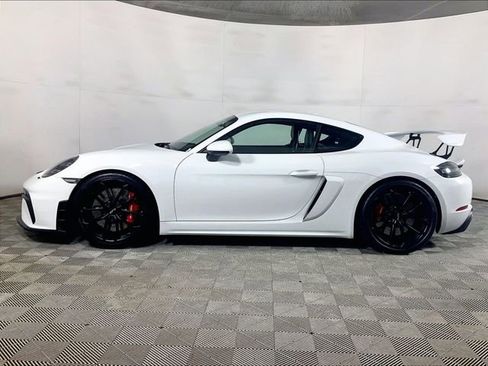 Certified 2022 Porsche 718 Cayman GT4 RWD image 2