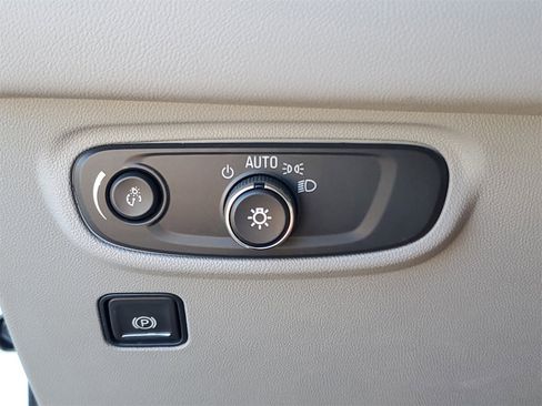 Used 2024 GMC Terrain SLE image 20