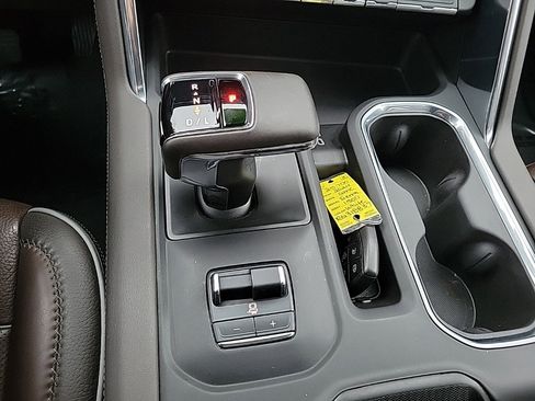 Used 2024 GMC Sierra 1500 Denali image 11