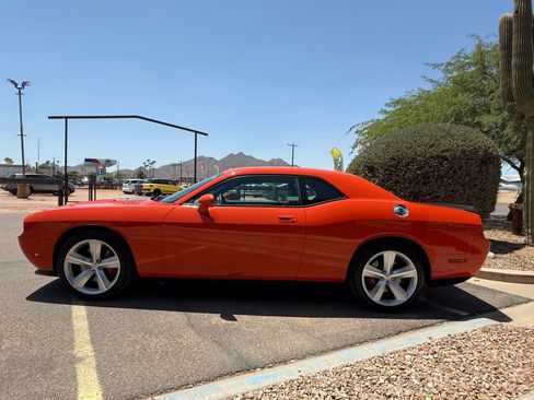 Used 2009 Dodge Challenger SRT8 w/ SRT Option Group II RWD image 4