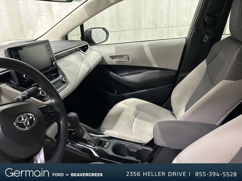 Used 2022 Toyota Corolla LE image 25