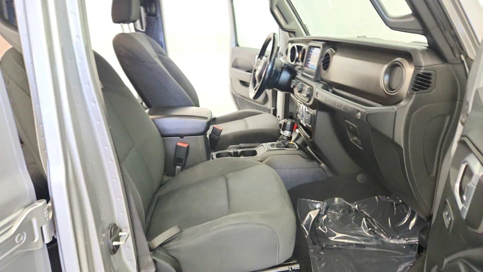 Used 2021 Jeep Wrangler Unlimited Sport AWD/4WD image 29