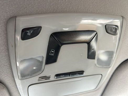 Used 2011 Toyota Sienna LE image 15