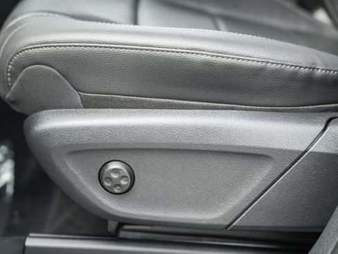 Certified 2024 Mercedes-Benz GLE 450e 4MATIC image 36