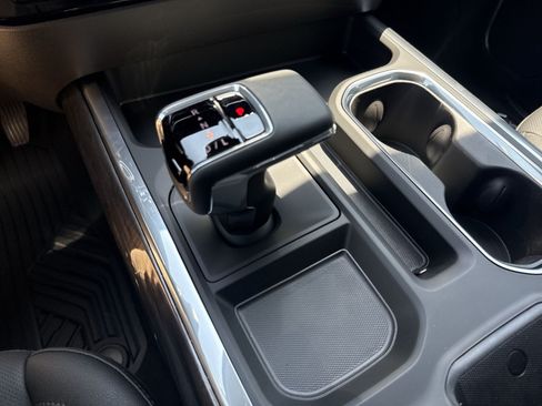 New 2026 Chevrolet Silverado 1500 LTZ w/ LTZ Premium Package AWD/4WD image 19