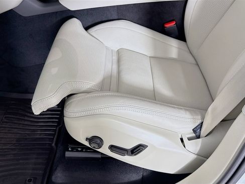 Certified 2026 Volvo XC90 T8 Ultra w/ Protection Package Premier AWD/4WD image 20