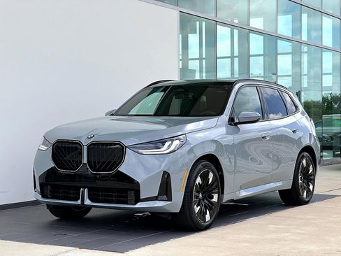 New 2025 BMW X3 xDrive30i w/ Premium Package image 9