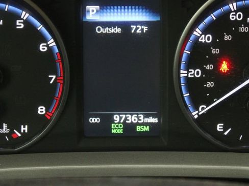 Used 2018 Toyota RAV4 XLE image 38