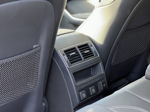 Certified 2025 Jaguar F-PACE R-Dynamic S image 17