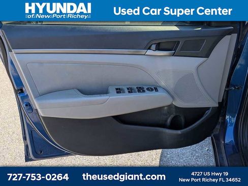 Used 2017 Hyundai Elantra SE image 9