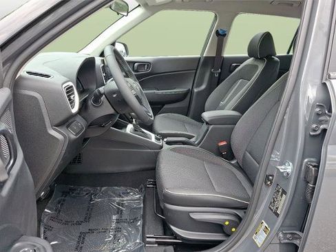 New 2025 Hyundai Venue Limited image 6