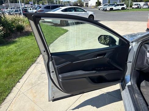 Used 2025 Toyota Camry LE FWD image 24