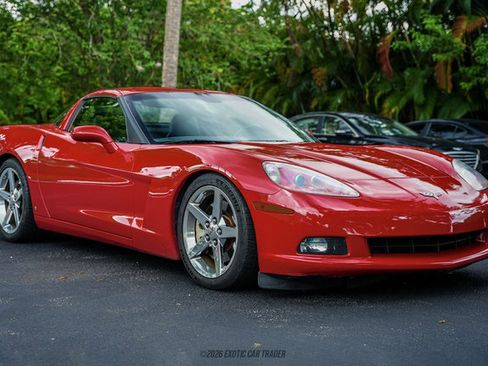 Used 2006 Chevrolet Corvette Coupe w/ Preferred Equipment Group RWD image 20